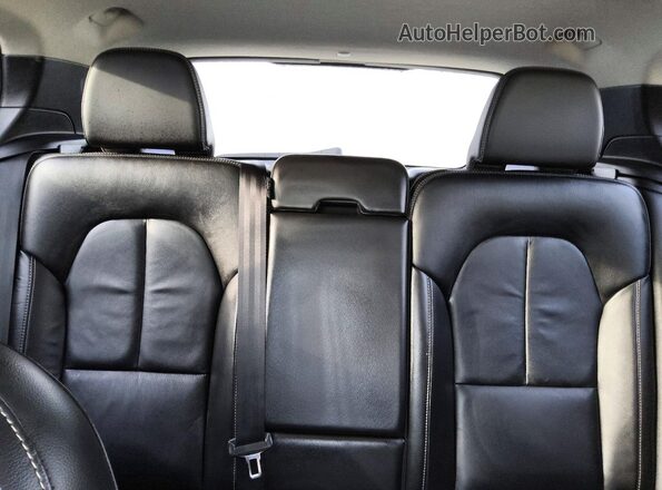 YV4K92HM4P2047979 2023 VOLVO XC40 Silver უკანა სავარძლების ხედი