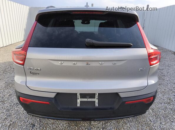 YV4K92HM4P2047979 2023 VOLVO XC40 Silver 