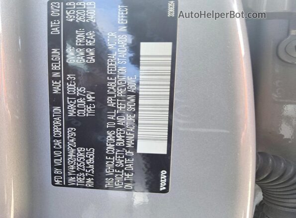 YV4K92HM4P2047979 2023 VOLVO XC40 Silver VIN კოდის სტიკერის ხედი