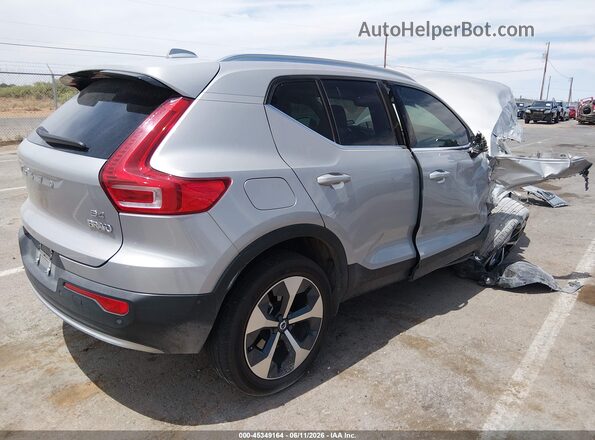 YV4K92HN4P2923863 2023 VOLVO XC40 Silver უკანა მარჯვენა