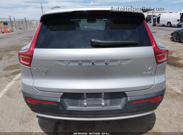 YV4K92HN4P2923863 2023 VOLVO XC40 Silver 