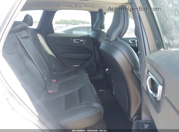 YV4L12DL5N1065628 2022 VOLVO XC60 Silver VIN կոդի պիտակի տեսք