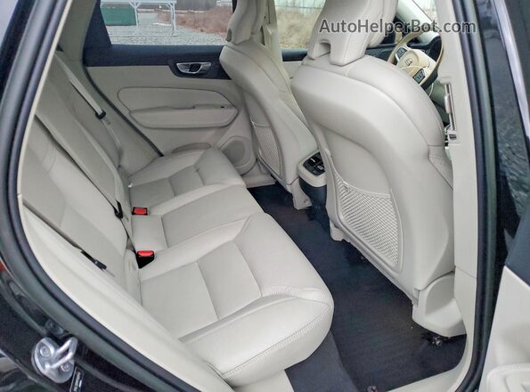 YV4L12DM1P1339743 2023 VOLVO XC60 Black უკანა სალონის ხედი