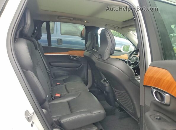 YV4L12PN4P1950760 2023 VOLVO XC90 Silver Widok wnętrza z tyłu