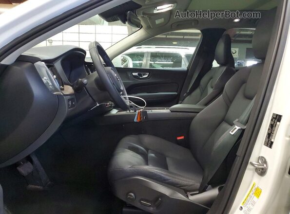 YV4L12RK3N1091502 2022 VOLVO XC60 White Front interior view