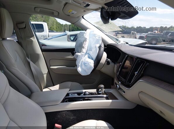 YV4L12RK3N1946957 2022 VOLVO XC60 Коричневый Вид салона спереди