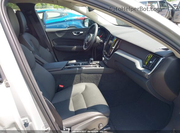YV4L12RK6R1944819 2024 VOLVO XC60 Gray Вид салону спереду