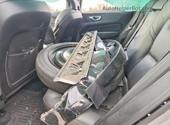 YV4L12RL5N1073821 2022 VOLVO XC60 Silver Vista interior trasera