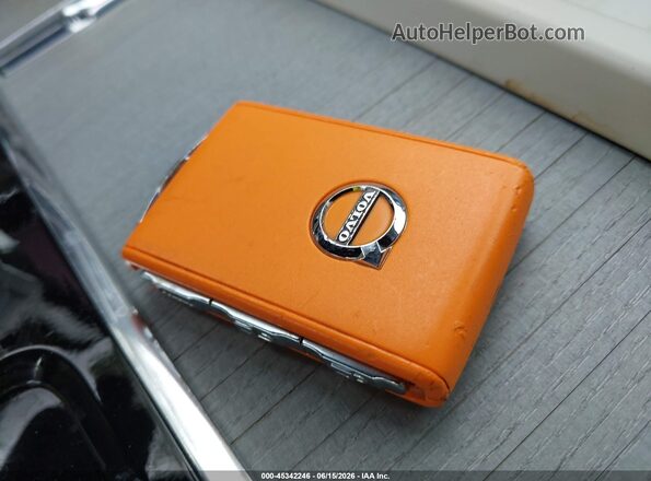 YV4L12RL8R1840860 2024 VOLVO XC60 Navy Vista del salpicadero