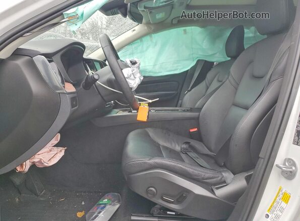 YV4L12RN8P1311598 2023 VOLVO XC60 White Vista interior delantera