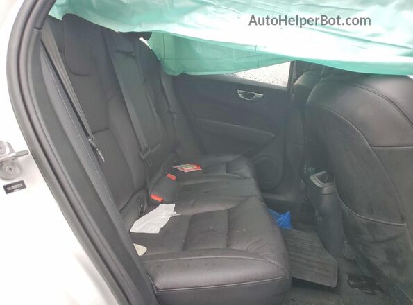 YV4L12RN8P1311598 2023 VOLVO XC60 White Vista interior trasera