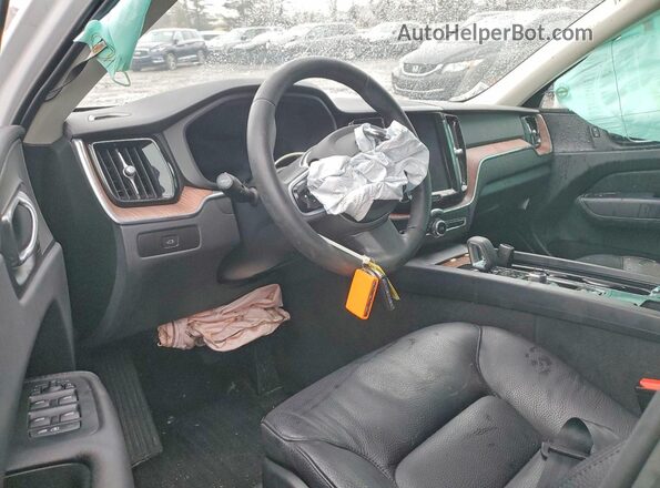 YV4L12RN8P1311598 2023 VOLVO XC60 White Vista del salpicadero
