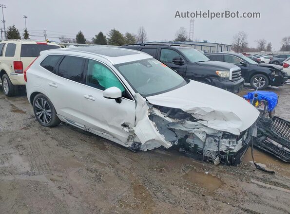 YV4L12RN8P1311598 2023 VOLVO XC60 White Delantero derecho
