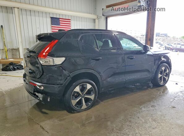 YV4L12UC0T2747114 2026 VOLVO XC40 Black Հետևի աջ