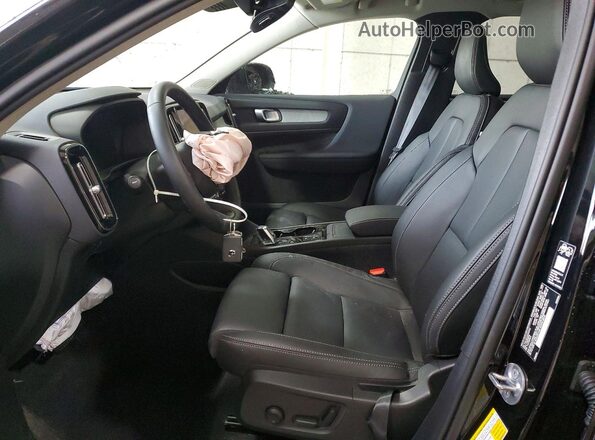 YV4L12UC0T2747114 2026 VOLVO XC40 Black Սալոնի դիմացի տեսք