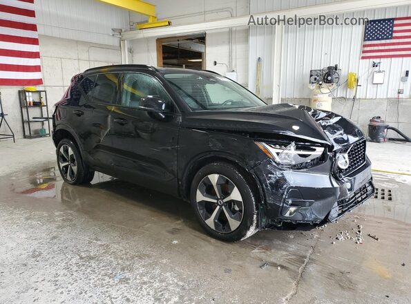 YV4L12UC0T2747114 2026 VOLVO XC40 Black 