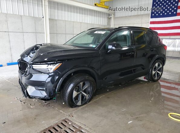 YV4L12UC0T2747114 2026 VOLVO XC40 Black 