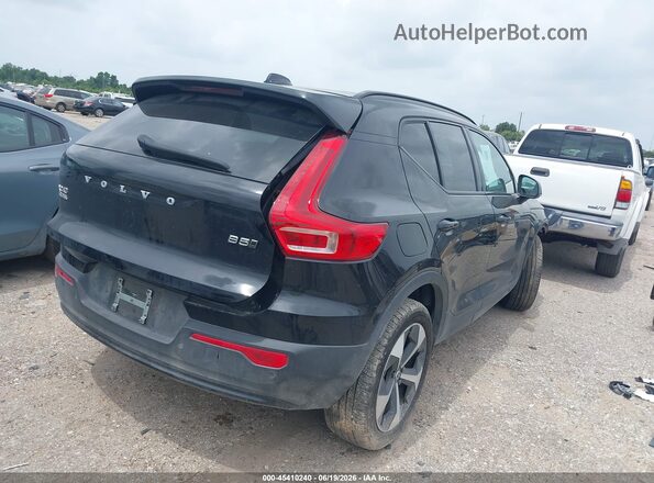 YV4L12UC7S2533705 2025 VOLVO XC40 Black Задня права чверть