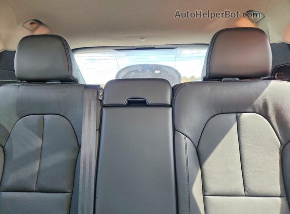 YV4L12UC7S2558863 2025 VOLVO XC40 Black Vista de los asientos traseros