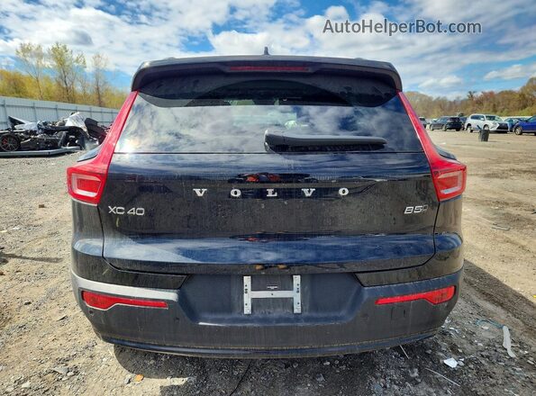 YV4L12UC7S2558863 2025 VOLVO XC40 Black Vista trasera