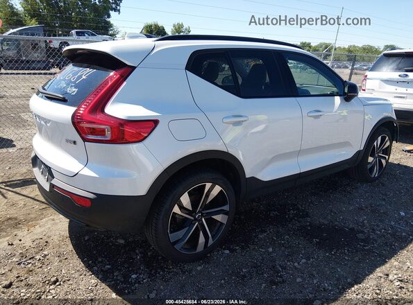 YV4L12UC8S2452180 2025 VOLVO XC40 White Tył prawy