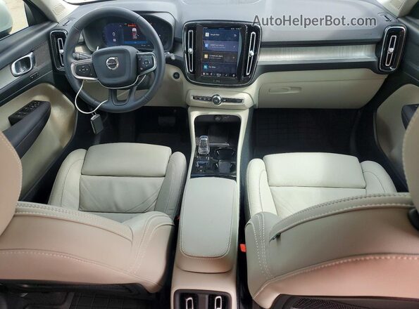 YV4L12UE1R2204459 2024 VOLVO XC40 White Widok deski rozdzielczej