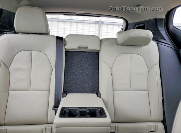 YV4L12UE2R2214501 2024 VOLVO XC40 Blue Vista de los asientos traseros