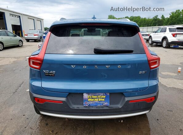 YV4L12UE2R2214501 2024 VOLVO XC40 Blue Vista trasera