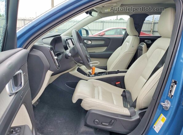 YV4L12UE2R2214501 2024 VOLVO XC40 Blue Vista interior delantera