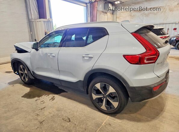 YV4L12UE5S2563481 2025 VOLVO XC40 White Rear left