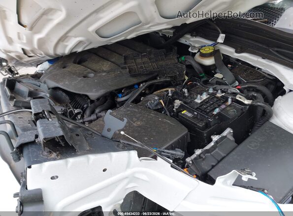 YV4L12UE7P2051602 2023 VOLVO XC40 White Rear view