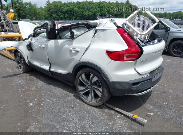 YV4L12UE7P2051602 2023 VOLVO XC40 White Rear left