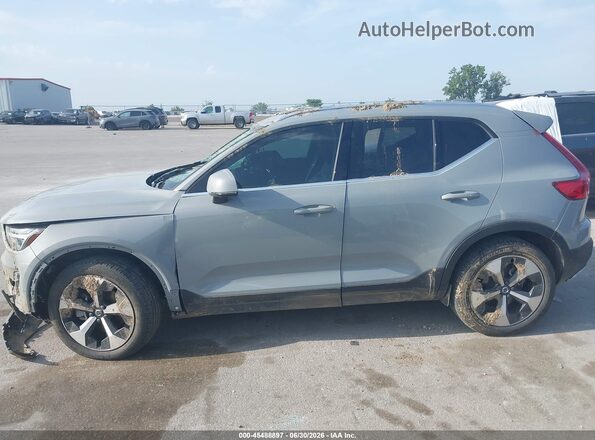 YV4L12UE8S2482054 2025 VOLVO XC40 Gray უკანა სალონის ხედი