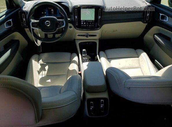 YV4L12UE8S2599164 2025 VOLVO XC40 Black Вид панелі приладів