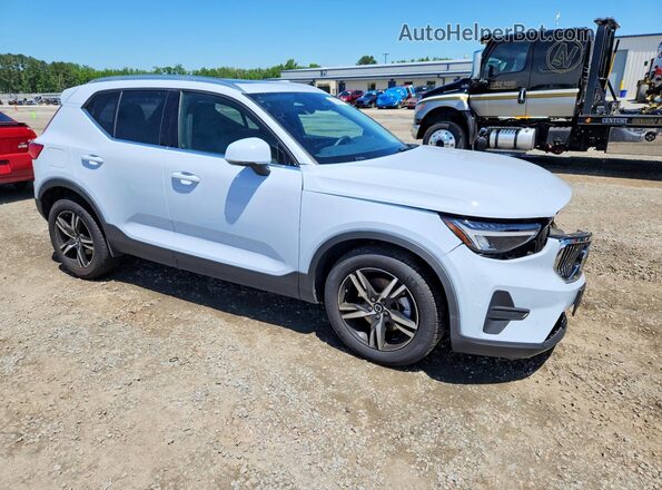 YV4L12UJ0S2578645 2025 VOLVO XC40 White Przód prawy