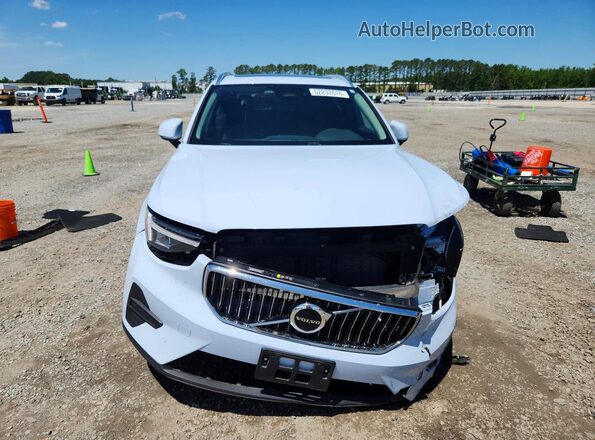 YV4L12UJ0S2578645 2025 VOLVO XC40 White Widok z przodu