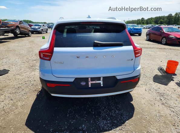 YV4L12UJ0S2578645 2025 VOLVO XC40 White Widok z tyłu