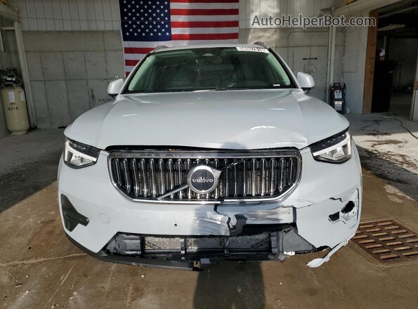 YV4L12UJ7S2465341 2025 VOLVO XC40 Gray 