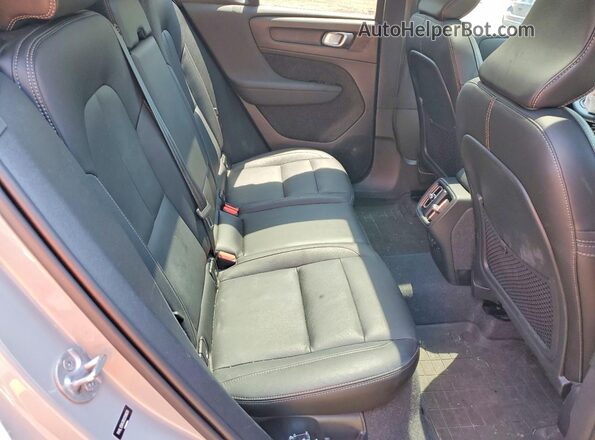 YV4L12UK2R2258620 2024 VOLVO XC40 Gray უკანა სავარძლების ხედი