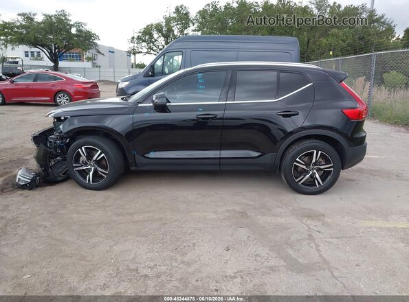 YV4L12UK7R2210353 2024 VOLVO XC40 Black Vista interior de 360 grados