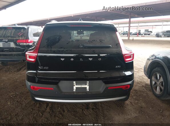 YV4L12UK9P2964478 2023 VOLVO XC40 Black 