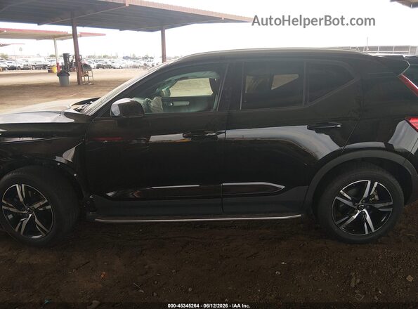 YV4L12UK9P2964478 2023 VOLVO XC40 Black 