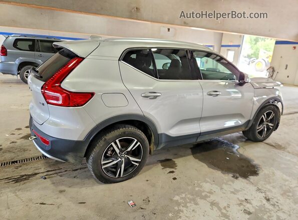 YV4L12UKXR2325660 2024 VOLVO XC40 Silver Trasero derecho