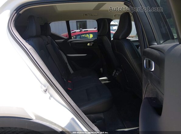 YV4L12UL7R2332803 2024 VOLVO XC40 White VIN კოდის სტიკერის ხედი