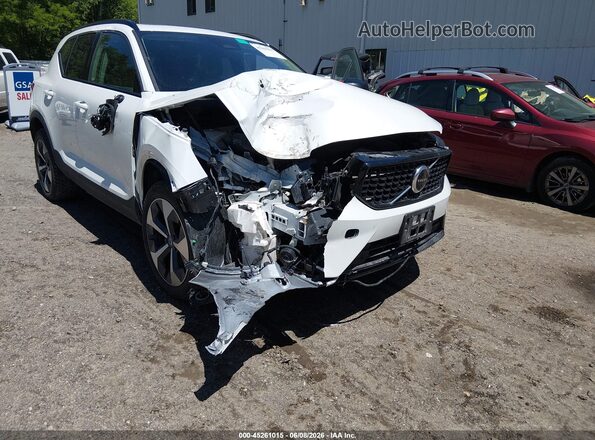 YV4L12UL7R2332803 2024 VOLVO XC40 White წინა ხედი