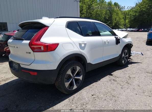 YV4L12UL7R2332803 2024 VOLVO XC40 White უკანა მარჯვენა