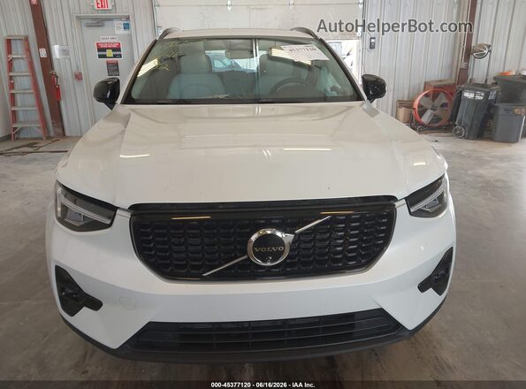 YV4L12UL9R2233173 2024 VOLVO XC40 White ხელსაწყოთა პანელის ხედი
