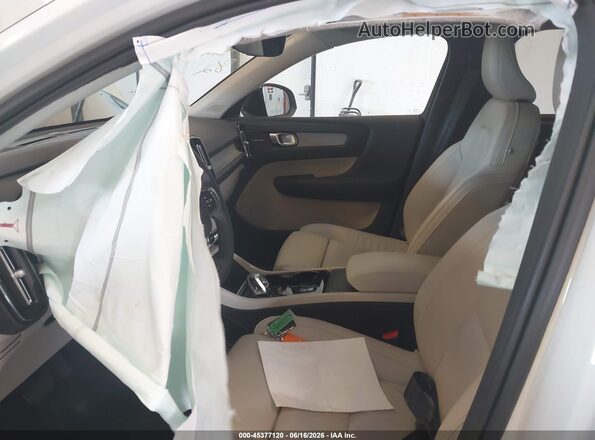 YV4L12UL9R2233173 2024 VOLVO XC40 White წინა სალონის ხედი