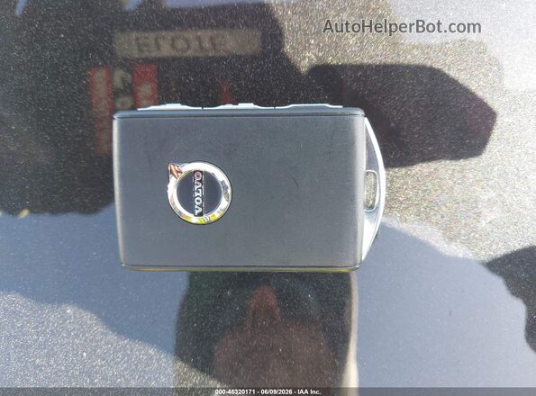 YV4L12UM8R2336240 2024 VOLVO XC40 Gray Dashboard view