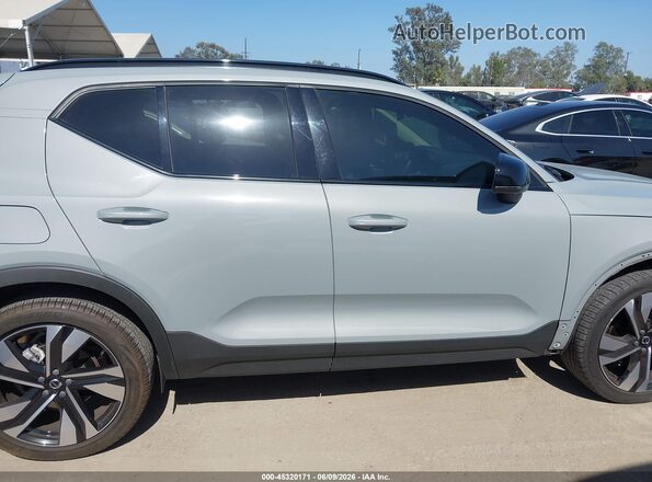 YV4L12UM8R2336240 2024 VOLVO XC40 Gray 360 interior view